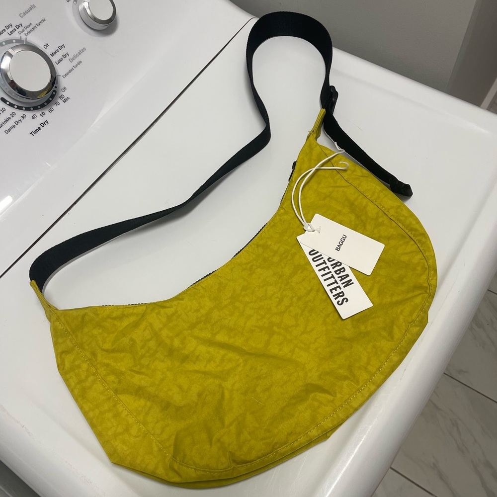 Baggu Crescent Bag